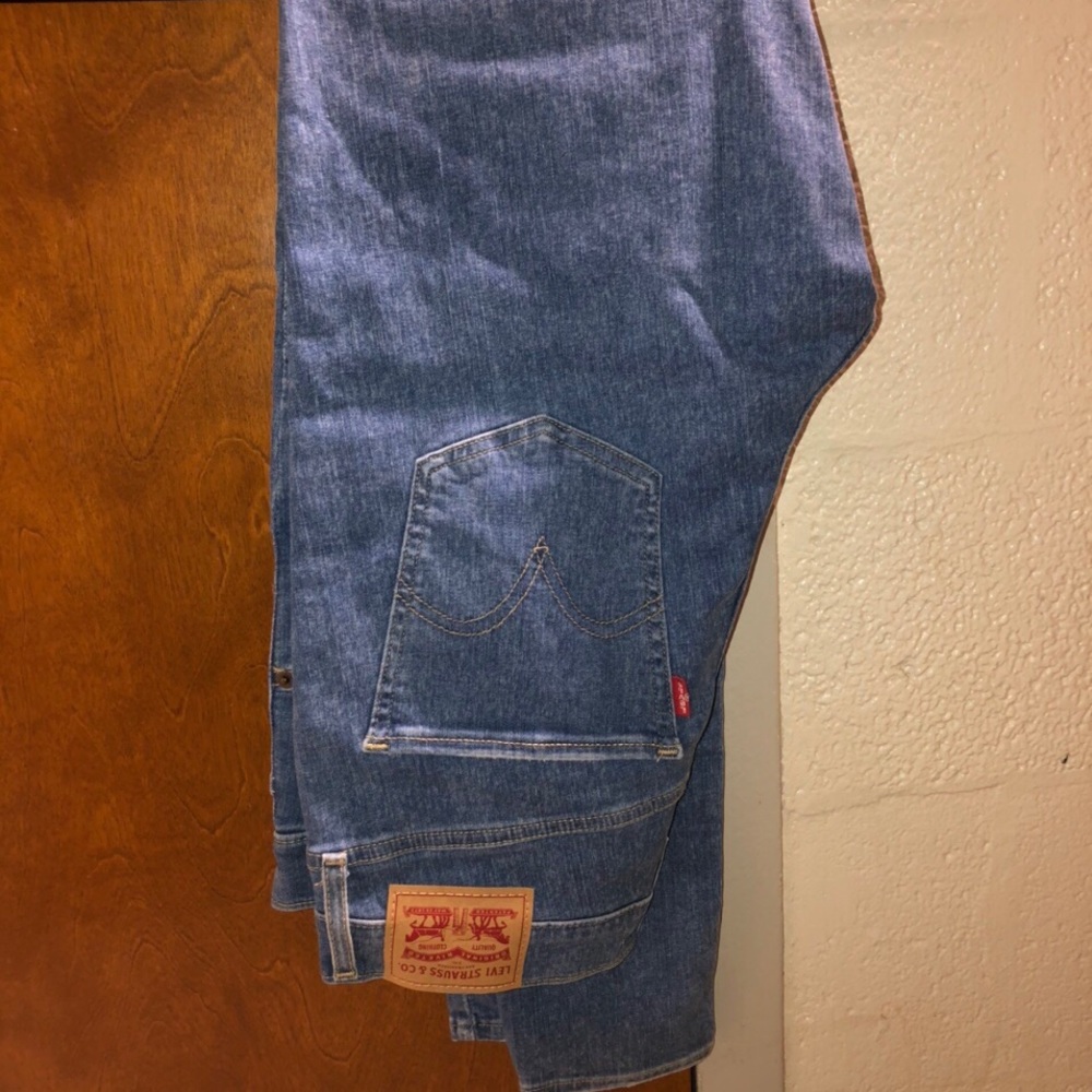 Levi’s Mile High Super Skinny. W30 L30 Size: 10
